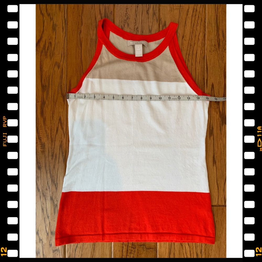 3/$30 Banana Republic top orange tan white Small